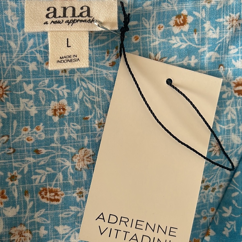 Women blouse size L, lightweight floral patterns - Picture 8 of 9